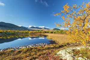 Oppland: Mountains Hogronden and Digerronden mirrored in a lake at Do