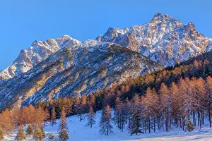 190422: Mountains Lai Nair - snow covered mountainscape with peaks o