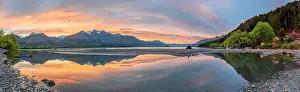 Queenstown: Mountains reflected in the lake, Lake Wakatipu at