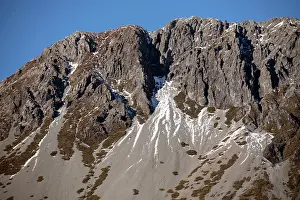 Aotearoa: Mountains with snow