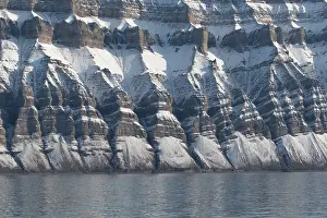 Coal: Mountains with structures of organic carbon and