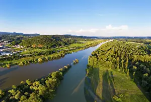 Danube: Mouth of the river Isar, right, into the Danube