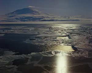 Erebus: Mt Erebus (3794 m) - active volcano seen across