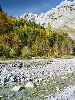 Gaudy: Mt. Watzmann with the east face during fall