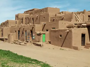 Storey: Multy-storey Adobe Complex of the Pueblo Indians