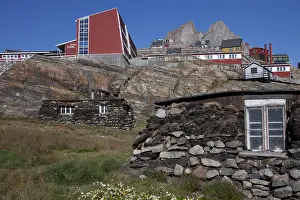 Uummannaq: Museum houses made of peat and rocks - Uummannaq, Greenland
