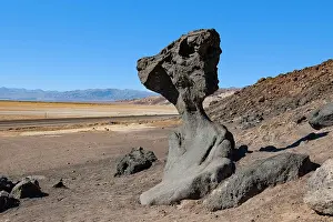 Erode: Mushroom Rock rock formation, Death Valley National