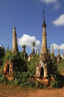 Burmese: Myanmar, ancient temples, Inle Lake, stupa, pagoda