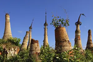 Burmese: Myanmar, ancient temples, stupa, pagoda, Inle Lake
