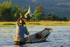 Typical: Myanmar, Fisherman with boat at Inle Lake, Myanmar, Asia
