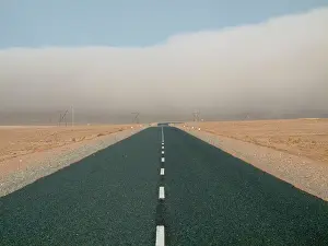 Moves: Namibia - The B4 tarred road at the edge of the
