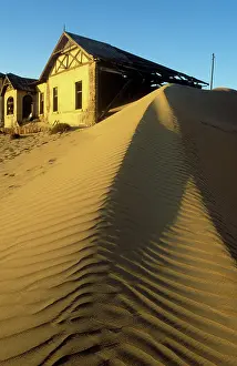 Kolmanskop: Namibia - Kolmanskop the abandoned ghost town of