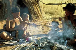 Bushman: Namibia - Kung Bushman / San women with children