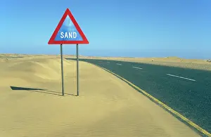 Lderitz: Namibia - traffic sign in the Namib Desert ist
