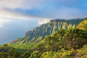 Hawaii: Napali coast with green mountains seen from the