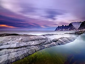 Devils: Natural pool on granite beach, Devils Teeth mountain
