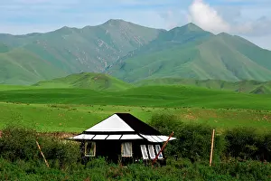 Tibet: Near Labrang, Norden is a nomad camp of ten tents