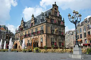 Weigh: Netherlands, Gelderland, Nijmegen, Grote