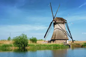 Wheel: Netherlands rural landscape with windmills at famous