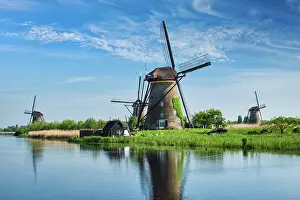 Wheel: Netherlands rural landscape with windmills at famous