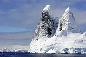 Moutains: Neumeyer channel - Antarctic Peninsula
