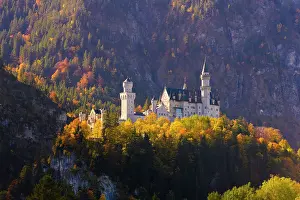 Fairytale: Neuschwanstein Castle in autumn, near F&, x33ce5bac;