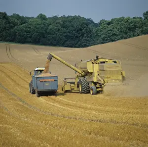 Trailer: New Holland combine