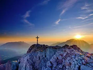 Berchtesgaden: New summit cross of the Kleiner Watzmann at sunrise