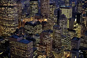 Manhattan: New York City - Manhattan - at night from 30 Rockefeller
