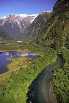 Bluff: New Zealand, Lake Brown & Arthur River