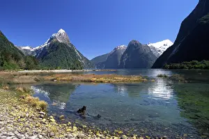 Bluff: New Zealand, Mitre Peak & Milford Sound