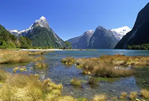 Bluff: New Zealand, Mitre Peak & Milford Sound