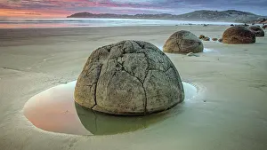 Nevada: New Zealand, Moeraki Boulders, Otago, Moeraki, stone