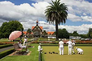 Rotorua: New Zealand - Playing bowls in Government Gardens