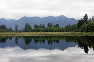 Matheson: New Zealand - Reflections of southern alps in Lake Matheson