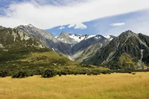 Aoraki: New Zealand - snow covered mountains in Aoraki