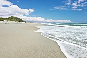 Tasman: New Zealand, South Island, near Haast, Ship