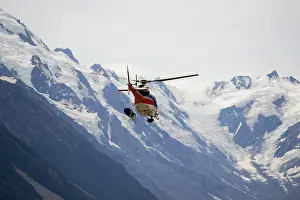 Aoraki: New Zeland - Helicopter flight over snow capped