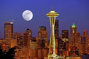 Towns: Night scene, skyline of the Financial District in