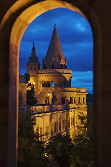 Bastion: Night view of Fisherman's Bastion, Castle