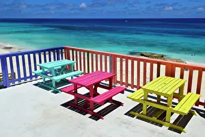 Tavern: Nipper's Beach Bar and Grill, Guana Cay, Abacos