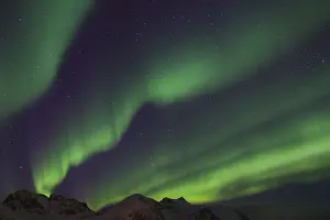 Wavy: Northern Lights - Aurora Borealis over the Lofoten - Norway