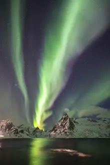 Lofoten: Northern Lights (Aurora Borealis) over mountains