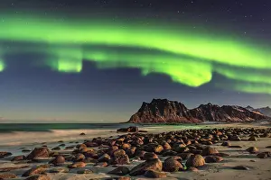 Situation: Northern lights (Aurora borealis) in winter Scandinavian