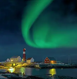 Situation: Northern lights Hamaroy lighthouse in Norway