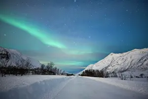 Spectacle: Northern lights at the snow-covered Kattfjordpass