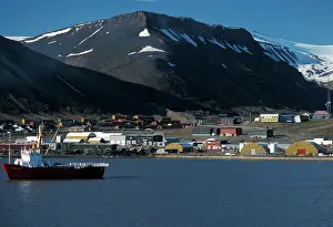 Waterway: Norway, Sualbard. Port