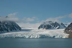 Retreating: Norway, Svalbard Archipelago, Spitsbergen