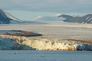 Retreating: Norway, Svalbard Archipelago, Spitsbergen