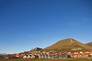 Longyearbyen: Norway, Svalbard, Longyearbyen, Setting